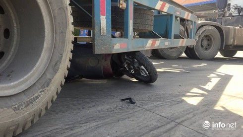2 người tử vong dưới bánh xe container - ảnh 1