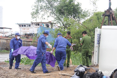 Người đàn ông chết trôi trên sông Sài Gòn, cạnh du thuyền - ảnh 1