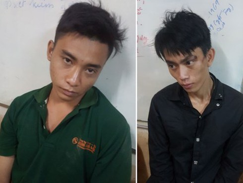 Bắt nóng 2 tên cướp giật, nhân viên bảo vệ bị dao đâm vào lưng - ảnh 1