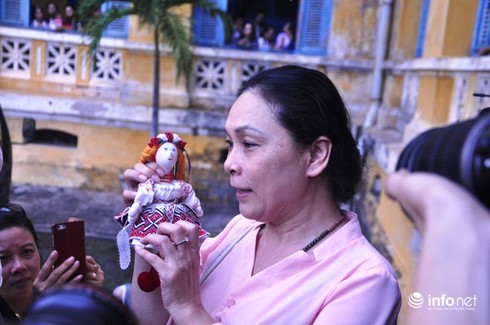 Trương Hồ Phương Nga bất ngờ khi được tòa cho tại ngoại - ảnh 3