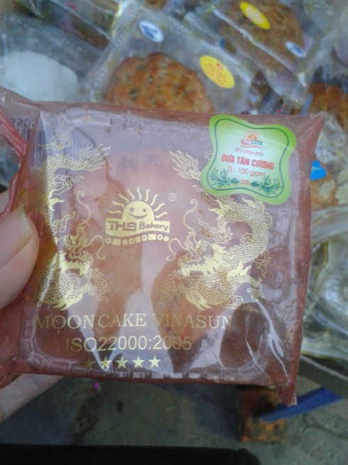 Bánh Trung thu nổi tiếng xé nhãn mác để đại hạ giá? - ảnh 5