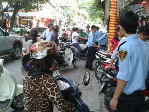 Vừa giảm giá, vàng lại hết hàng - ảnh 5