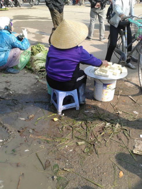 Hãi hùng thịt, cá sơ chế trên cống nước thải, nước rửa cực bẩn - ảnh 3