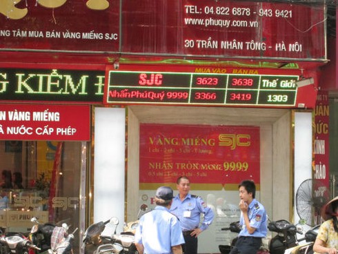 Vàng tăng vọt, giao dịch thưa thớt - ảnh 2