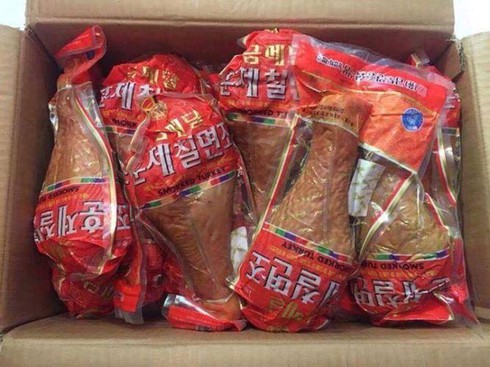 Đùi gà khủng nặng 1 kg có giá 250.000 đồng/chiếc “cháy hàng” ở Hà Nội - ảnh 1