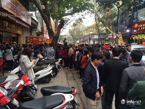 Khách gõ cửa từ 3h sáng, đại gia vàng quyết