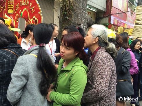 Khách gõ cửa từ 3h sáng, đại gia vàng quyết