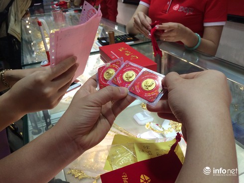 Khách gõ cửa từ 3h sáng, đại gia vàng quyết