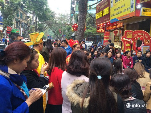 Khách gõ cửa từ 3h sáng, đại gia vàng quyết