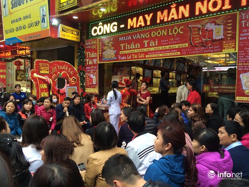 Khách gõ cửa từ 3h sáng, đại gia vàng quyết