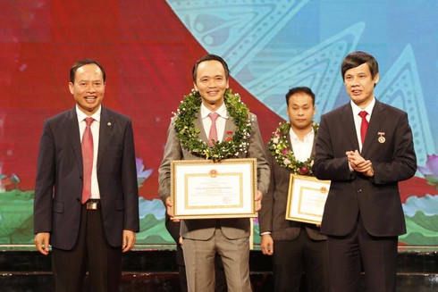 Chủ tịch FLC nhận danh hiệu “Vì sự phát triển Thanh Hoá” - ảnh 1