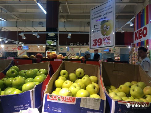 Bán trái cây nhập khẩu rẻ bèo, siêu thị lớn có