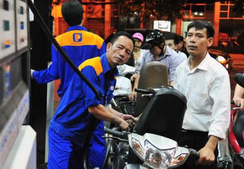 Chủ tịch Hiệp hội Xăng dầu: Cần sớm tăng thuế xăng dầu để bù đắp ngân sách - ảnh 1