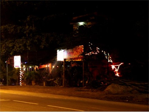 Hà Nội: uống hai chai bia, ăn một gói hạt dẻ mất 2,1 triệu đồng - ảnh 1