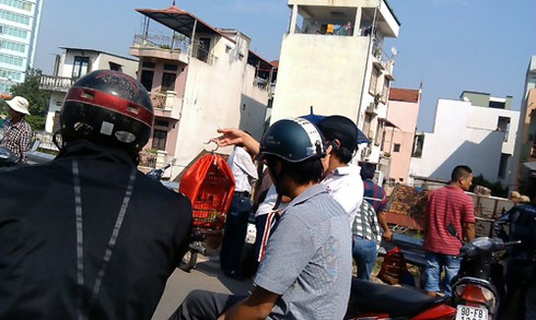 Chim cảnh họp chợ trên cầu vượt Hà Nội - ảnh 6