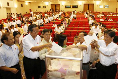 Người “tín nhiệm thấp” có thể xin từ chức - ảnh 1