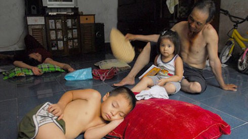 “Phát khùng” vì mất điện, ngành điện nói vẫn “ổn” - ảnh 1
