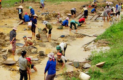 Tăng thuế vàng lên 22%: “Sốc quá” - ảnh 1