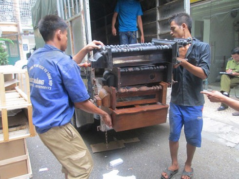 Nhập lậu đồ cổ tiền tỷ bán cho các đại gia - ảnh 1