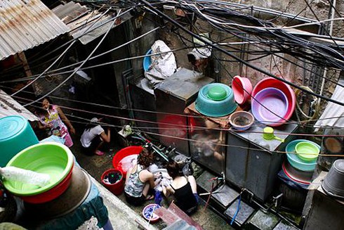 Di dời hơn 6.000 hộ dân khu phố cổ Hà Nội - ảnh 1