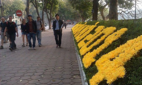 “Trái tim” Hà Nội rộn ràng nhịp Tết - ảnh 4