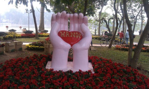 “Trái tim” Hà Nội rộn ràng nhịp Tết - ảnh 5