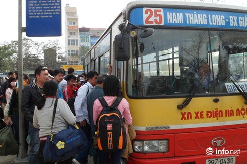 Hà Nội: Vé xe buýt lên 200.000đ/tháng không phải để tăng lương - ảnh 1