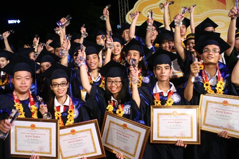 Được đặc cách, thạc sĩ xuất sắc ở nước ngoài cũng trượt công chức - ảnh 1