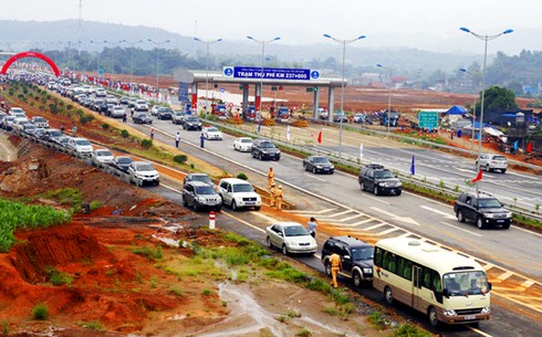 Thông xe đường cao tốc Nội Bài - Lào Cai hiện đại nhất Việt Nam - ảnh 1