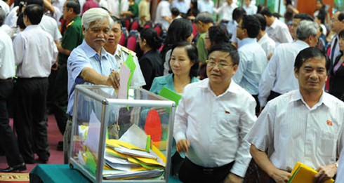 Lấy phiếu tín nhiệm: Thiếu thông tin, dễ quyết định cảm tính ! - ảnh 1