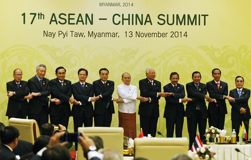 ASEAN và Trung Quốc nhấn mạnh đảm bảo an ninh, an toàn Biển Đông - ảnh 1