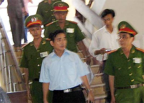 Ngoài bà Châu Thị Thu Nga, ai từng bị bắt khi đang là ĐBQH? - ảnh 1