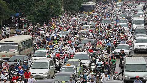 Hộ nghèo ở Hà Nội không phải đóng phí đường bộ - ảnh 1