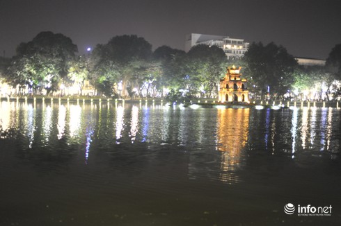 Hà Nội: 22 tỷ đồng trang trí chiếu sáng dịp lễ Tết 2015 - ảnh 1