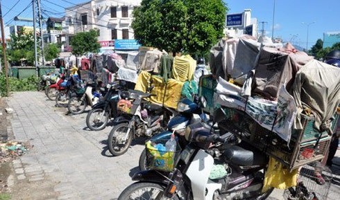 Chợ đàn bà, con gái bán... chim ở Đà thành - ảnh 4