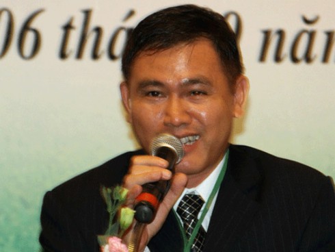 Ca sĩ Ông Cao Thắng có tên trong Ban chấp hành LĐ bóng đá TP.HCM