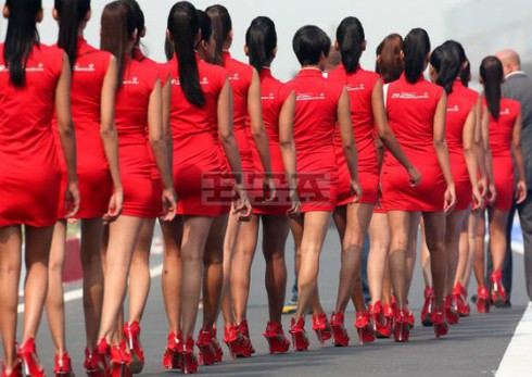 Người đẹp Ấn Độ rạng rỡ trong ngày Sebastian Vettel lập kỷ lục