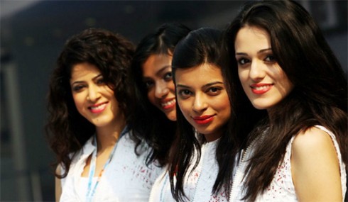 Người đẹp Ấn Độ rạng rỡ trong ngày Sebastian Vettel lập kỷ lục