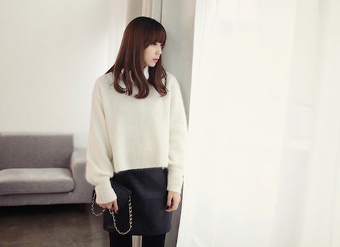 Diện áo len mỏng trẻ trung, phong cách 13