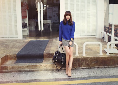 Diện áo len mỏng trẻ trung, phong cách 16