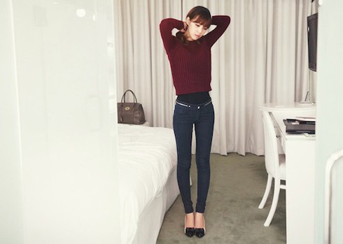 Diện áo len mỏng trẻ trung, phong cách 32