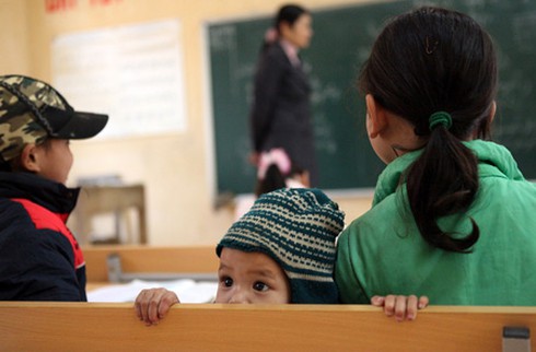 Bé gái 9 tuổi làm