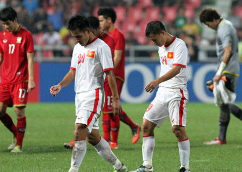 Hậu thảm bại, đội tuyển Việt Nam sẽ đá tiki-taka “Quả bóng trách nhiệm”? - ảnh 1