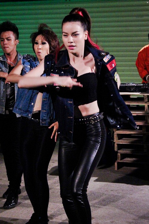 Hà Hồ cuốn hút với phong cách đường phố - ảnh 9