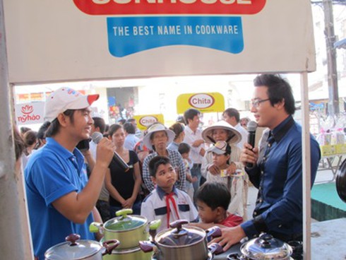 Nhiều quà tặng tại ngày vàng ở Hóc Môn - ảnh 4