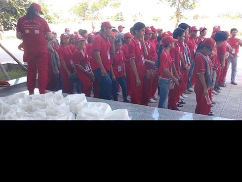 Trao quà cho các bệnh nhân tại Bệnh viện ung thư Đà Nẵng - ảnh 2