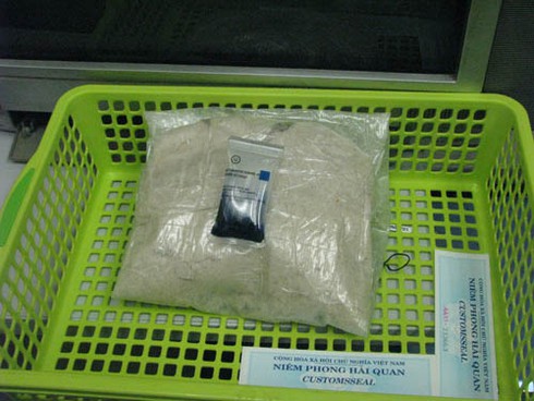 Bắt nhiều vụ vận chuyển tiền chất ma túy - ảnh 1