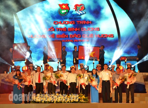 “Vạn trái tim Bình Dương hướng về biển đảo” - ảnh 1