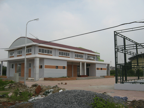 Khu tái định cư thành bãi rác xây dựng - ảnh 1