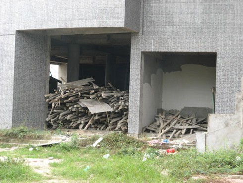 Tòa nhà chục tầng bỏ hoang tại trung tâm Thủ đô - ảnh 5